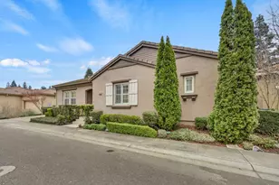 8088 Little Isle Ln, Sacramento, CA 95831 - Photo 10