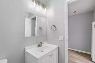 10401 Shaw St, Oakland, CA 94605 - Photo 16