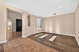 6832 Salvaterra Cir, Elk Grove, CA 95757 - Photo 10