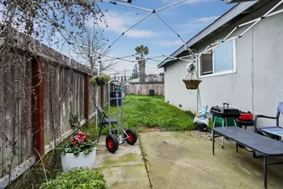 10063 Lincoln Village Drive, Sacramento, CA 95827 - Photo 12