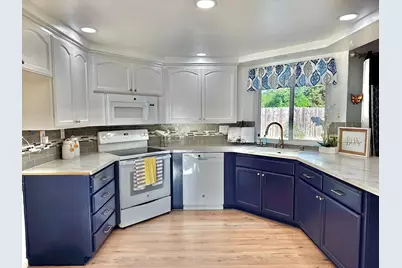 5908 Hickorywood Way, Citrus Heights, CA 95621 - Photo 4