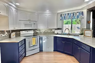 5908 Hickorywood Way, Citrus Heights, CA 95621 - Photo 4