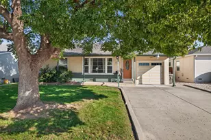 5637 La Campana Wy, Sacramento, CA 95822 - Photo 1