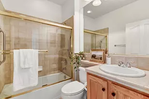 16 Ellerton Pl, Sacramento, CA 95835 - Photo 20