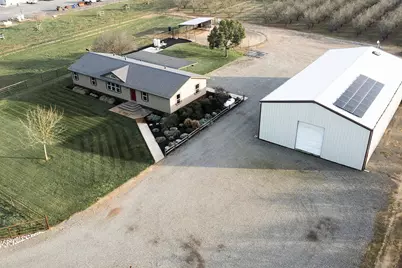 18041 Seidner Avenue, Escalon, CA 95320 - Photo 1