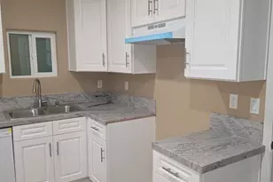 214 N Santa Clara St, Los Banos, CA 93635 - Photo 4