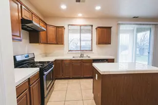 4315 Strathmore Pl, Merced, CA 95348 - Photo 6