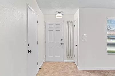 904 W Union Avenue, Modesto, CA 95356 - Photo 8