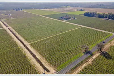 10400 E Harney Lane, Lodi, CA 95240 - Photo 14