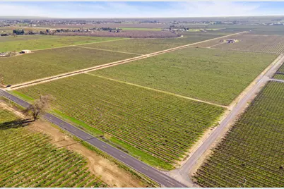 10400 E Harney Lane, Lodi, CA 95240 - Photo 12