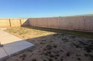 1105 E Orange St, Avenal, CA 93204 - Photo 10