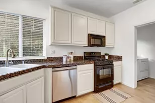 3180 Albany Cir, Davis, CA 95618 - Photo 16