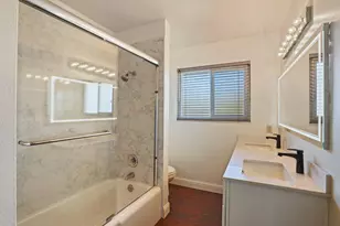 8402 Roxburgh Way, Stockton, CA 95209 - Photo 12