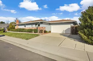 8402 Roxburgh Way, Stockton, CA 95209 - Photo 4