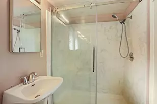 8402 Roxburgh Way, Stockton, CA 95209 - Photo 32