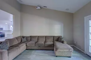 559 S Del Puerto Ave, Patterson, CA 95363 - Photo 12