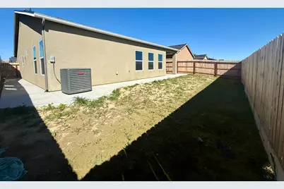 1200 E Orange Street, Avenal, CA 93204 - Photo 8