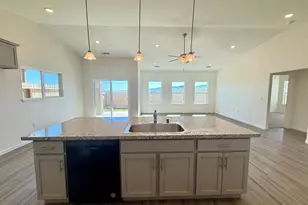 1200 E Orange St, Avenal, CA 93204 - Photo 4