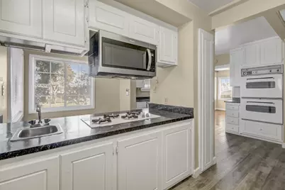 2763 Coleman Way, Sacramento, CA 95818 - Photo 12