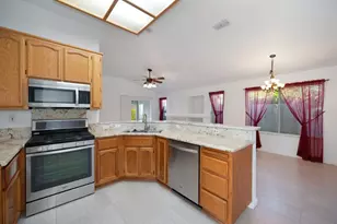 8724 Redwood Grove Way, Elk Grove, CA 95624 - Photo 2