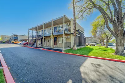 133 W I Street, Los Banos, CA 93635 - Photo 1