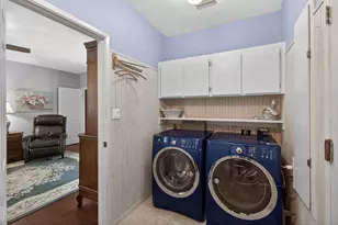 9818 Mira Del Rio Dr, Sacramento, CA 95827 - Photo 16