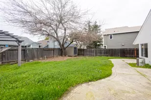 8247 Derbyshire Cir, Sacramento, CA 95828 - Photo 36