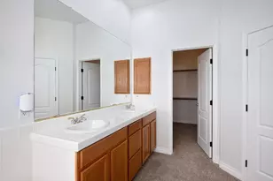 12129 Gold Bluff Ln, Gold River, CA 95670 - Photo 32