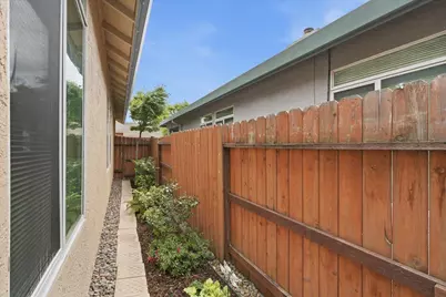 8581 Canyon Brook Way, Elk Grove, CA 95624 - Photo 30