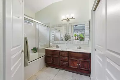 8581 Canyon Brook Way, Elk Grove, CA 95624 - Photo 16