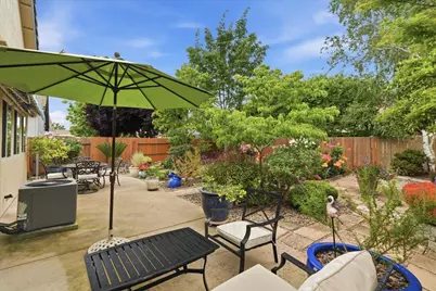 8581 Canyon Brook Way, Elk Grove, CA 95624 - Photo 26