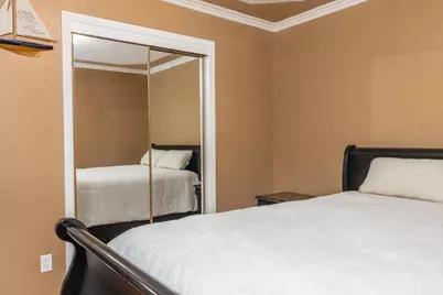 8621 Oldwoods Way, Sacramento, CA 95828 - Photo 18