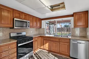 7421 Palmer House Dr, Sacramento, CA 95828 - Photo 10