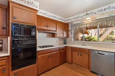 6140 Holstein Way, Sacramento, CA 95831 - Photo 8