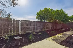 5912 Sawyer Cir, Sacramento, CA 95823 - Photo 52