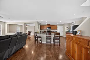 7467 Garden Ridge Way, Sacramento, CA 95829 - Photo 10