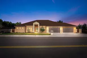 10407 Fox Borough Dr, Oakdale, CA 95361 - Photo 2