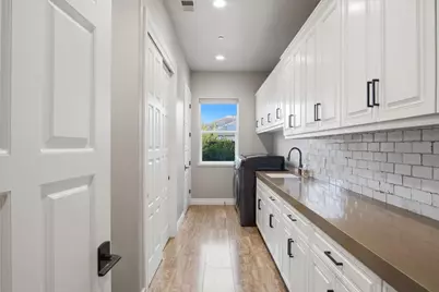 10407 Fox Borough Drive, Oakdale, CA 95361 - Photo 34