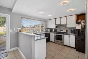 10185 Countryside Way, Sacramento, CA 95827 - Photo 12