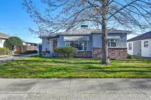 1609 55th St, Sacramento, CA 95819 - Photo 4