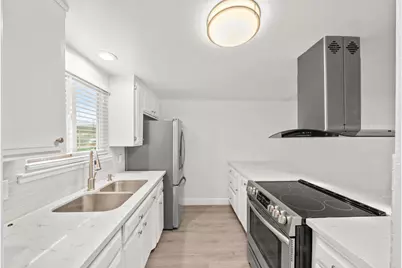 5696 Hillsdale Blvd, Sacramento, CA 95842 - Photo 1