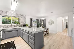 9012 Plaza Park Dr, Elk Grove, CA 95624 - Photo 10