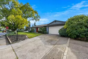 9012 Plaza Park Dr, Elk Grove, CA 95624 - Photo 2