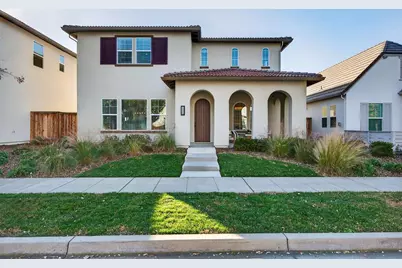 3220 Crocker Drive, Sacramento, CA 95818 - Photo 2