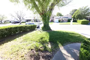 5413 Ontario St, Sacramento, CA 95820 - Photo 6