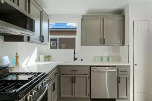 9415 Cherry St, Oakland, CA 94603 - Photo 8