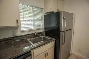 9101 Newhall Dr, Sacramento, CA 95826 - Photo 10