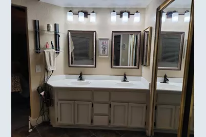 952 Colson Way, Galt, CA 95632 - Photo 16