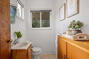 2336 Portola Way, Sacramento, CA 95818 - Photo 20