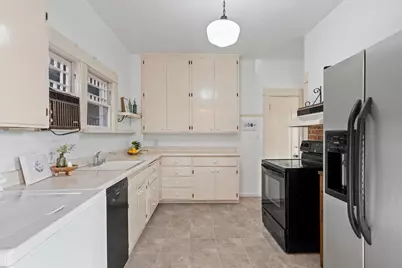 2336 Portola Way, Sacramento, CA 95818 - Photo 16